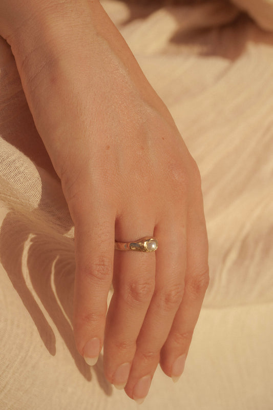 PERLA Antique River Pearl Ring | Gold