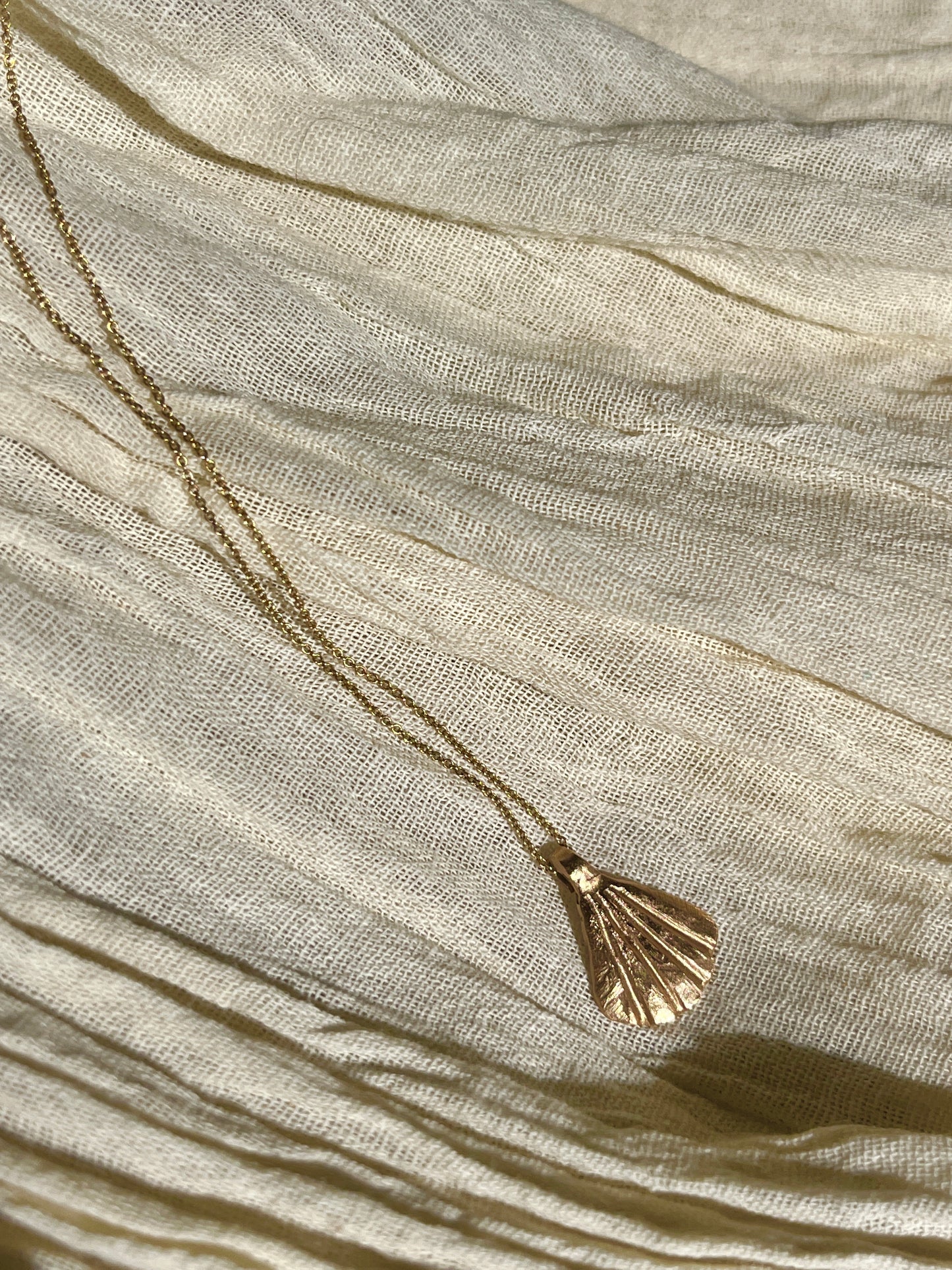 MAR Pendant Gold