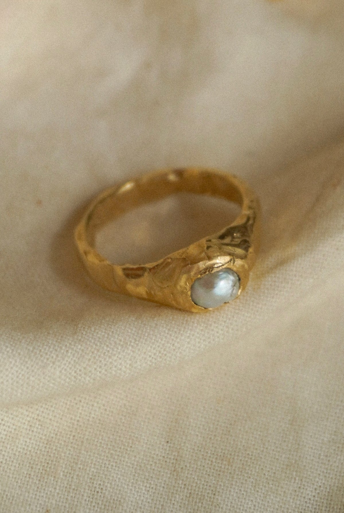 PERLA Antique River Pearl Ring | Gold