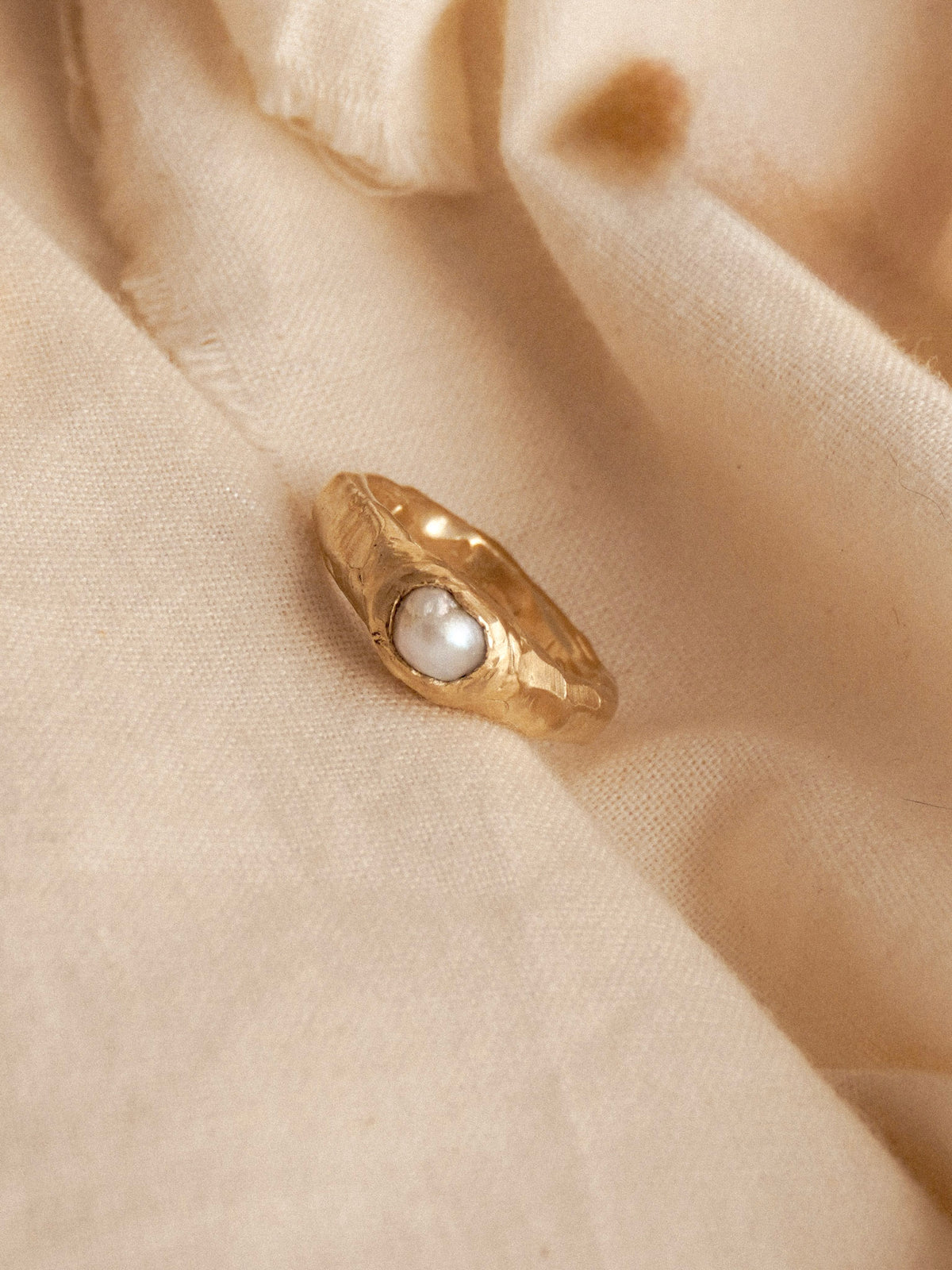 PERLA Antique River Pearl Ring | Gold